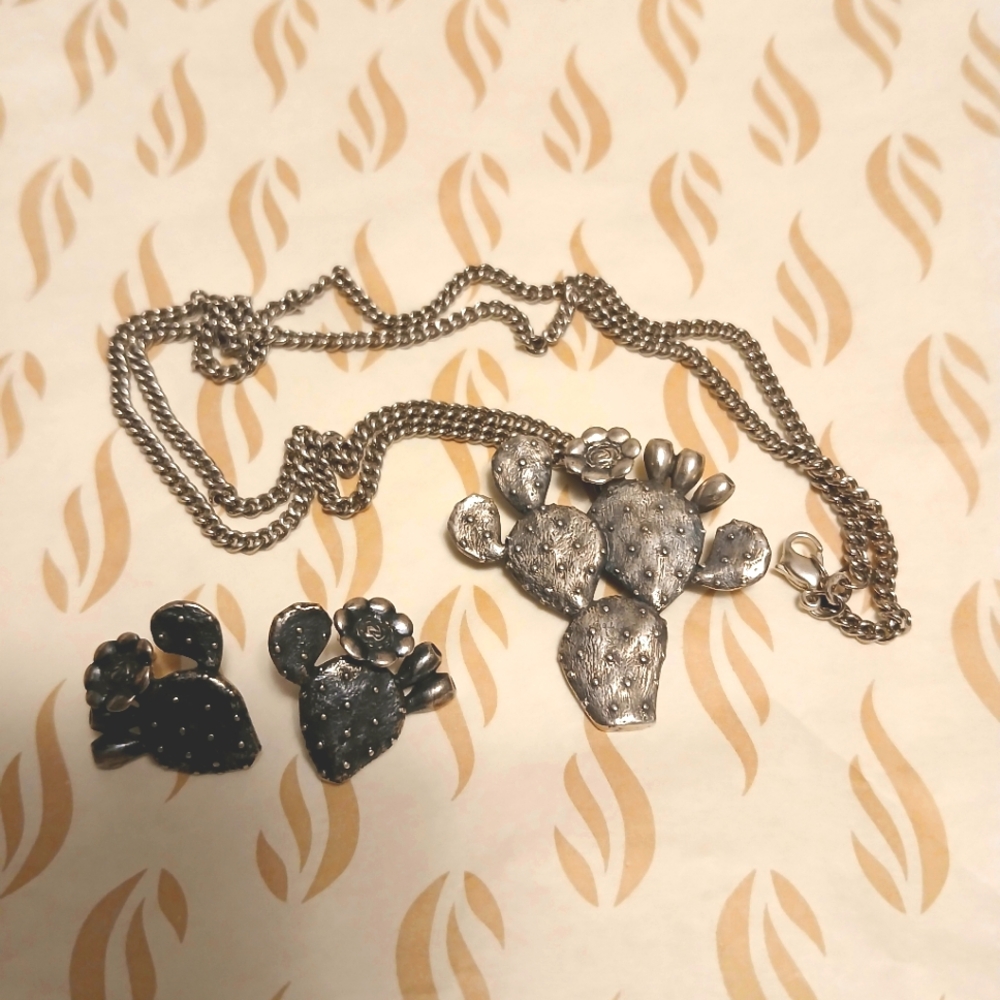 Retired James Avery Prickly Pear Cactus Set